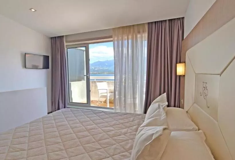 Fotos del hotel Hôtel Le Rocher:  10