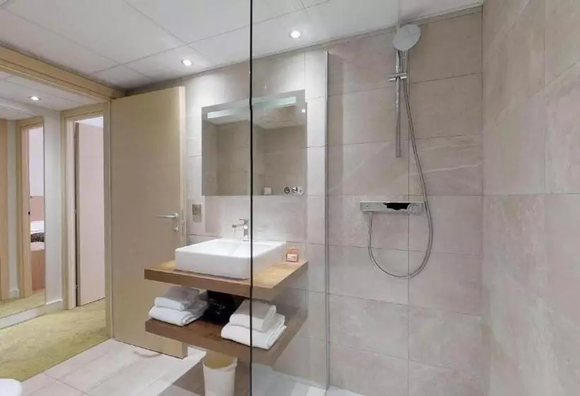 Fotos del hotel Hôtel Le Rocher:  4