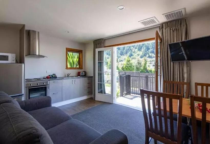 Fotos del hotel Pinewood Lodge And Apartments:  20