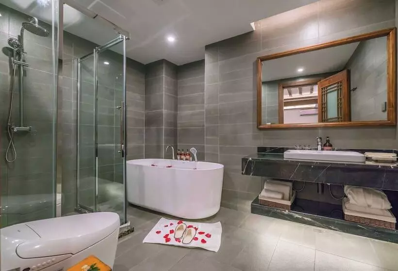 Fotos del hotel Lize Graceland Artistic Suite Inn:  18