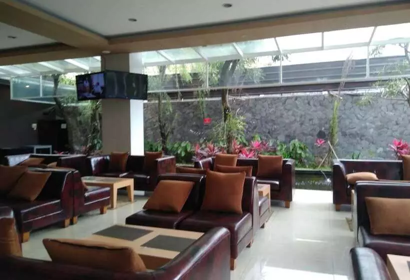 Fotos del hotel Oasis Siliwangi Sport:  7