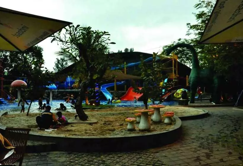 Fotos del hotel Oasis Siliwangi Sport:  24
