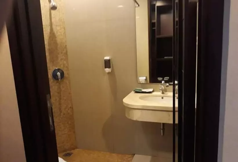 Fotos del hotel Oasis Siliwangi Sport:  23