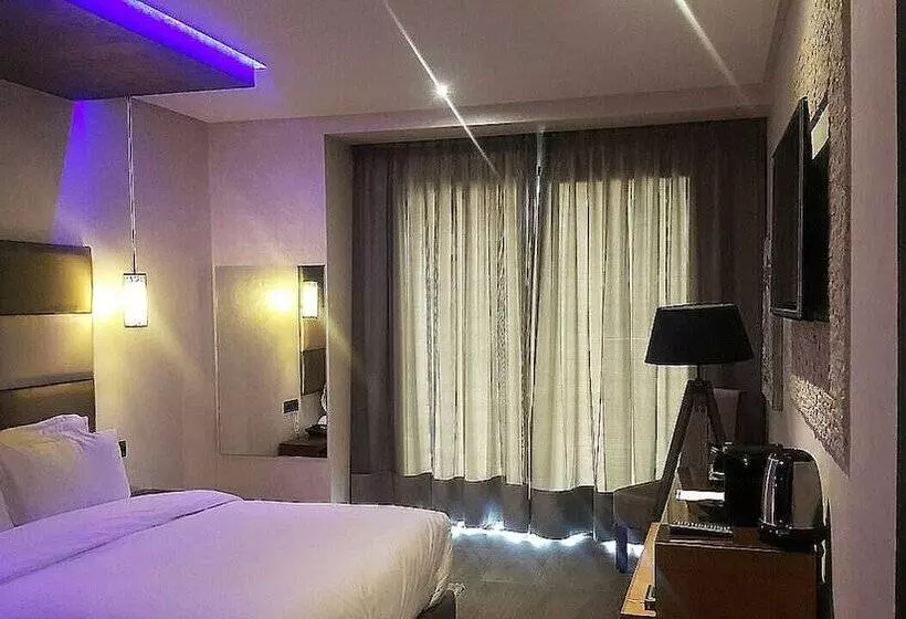 Fotos del hotel The Seven:  5