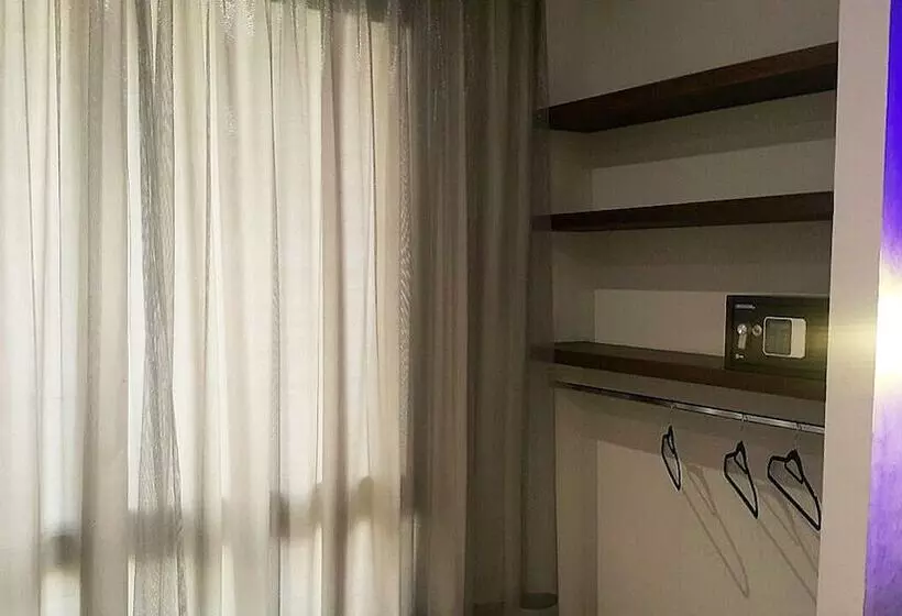Fotos del hotel The Seven:  13
