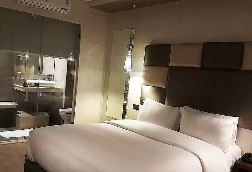 Fotos del hotel The Seven:  9