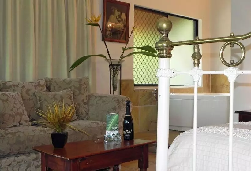 Airlie Waterfront Bed & Breakfast