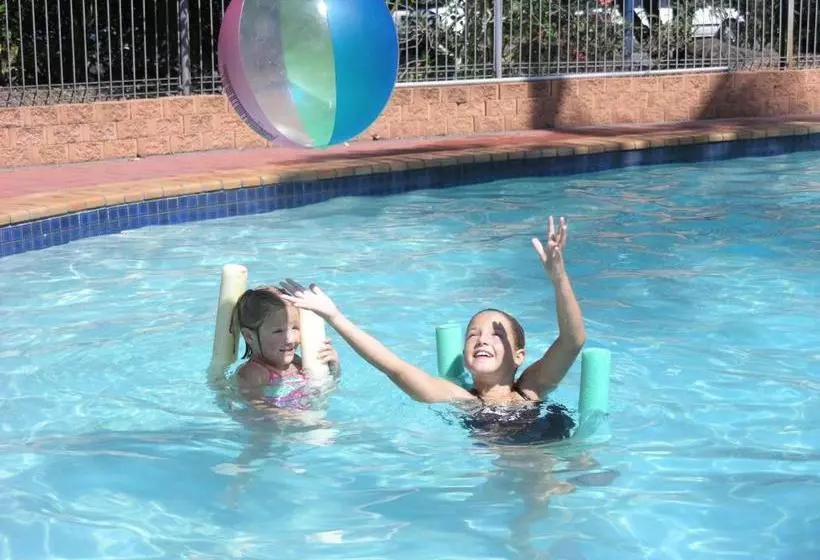 Fotos del hotel Grangewood Court Apartments:  2