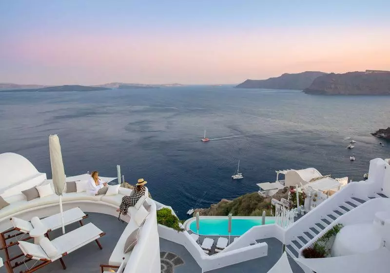 Canaves Oia Sunday Suites