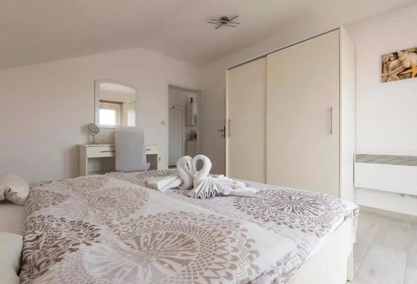 Fotos del hotel Apartments Batur:  2