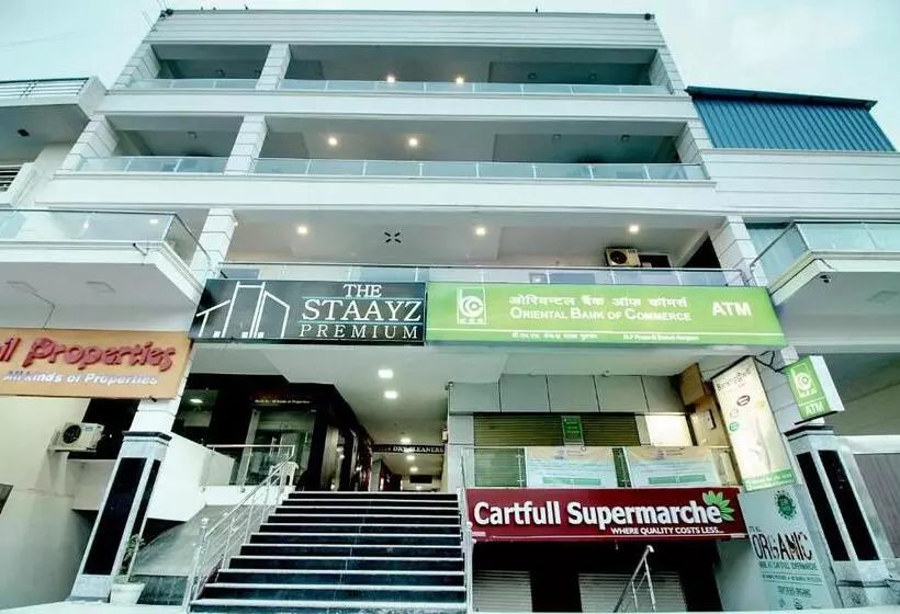 Fotos del hotel Staayz Premium Gurgaon:  1