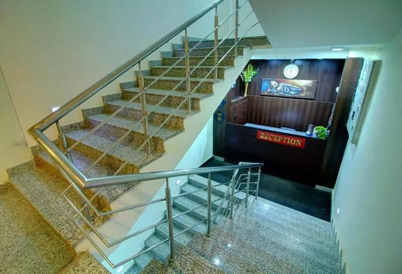Fotos del hotel Staayz Premium Gurgaon:  11