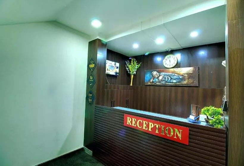 Fotos del hotel Staayz Premium Gurgaon:  3