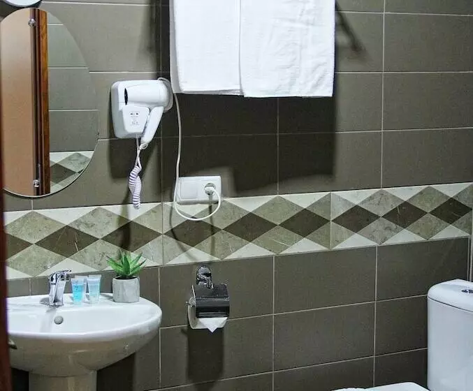 Fotos del hotel Rogalux:  18