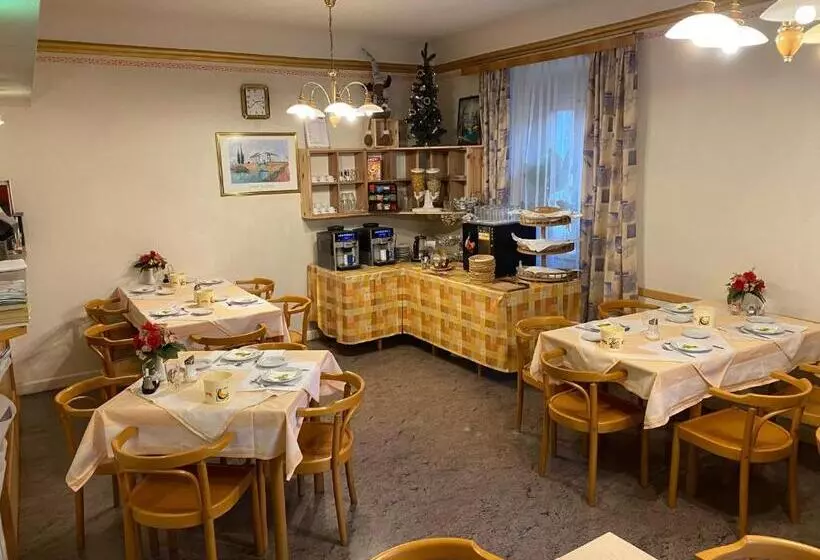 Fotos del hotel Pension  Alt  Strassgang:  2