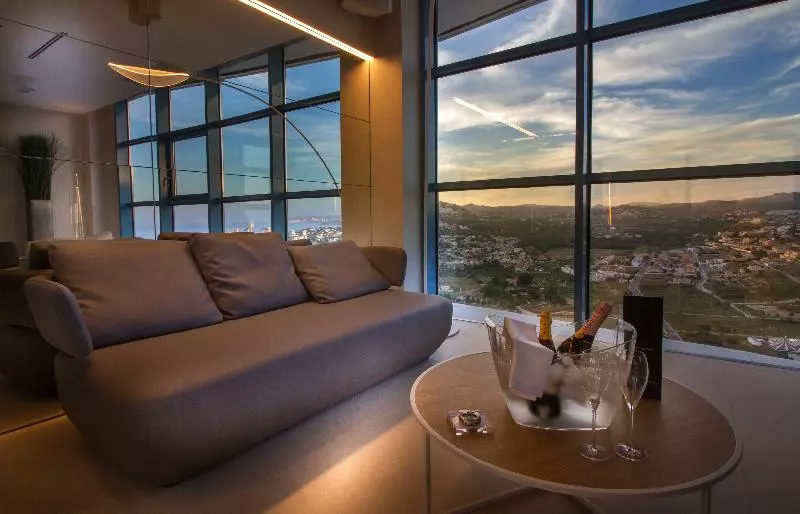 Fotos del hotel Suitopía - Sol Y Mar Suites Hotel:  7