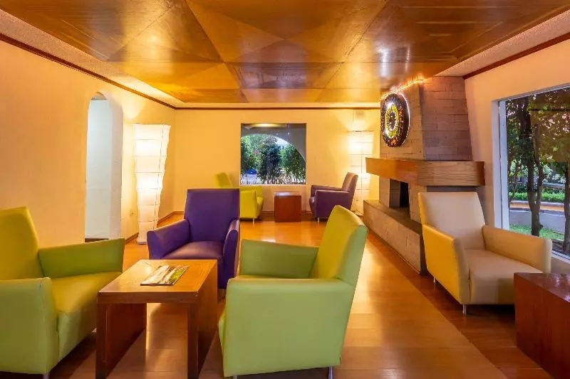 Fotos del hotel & Suites Hacienda Montesinos:  5