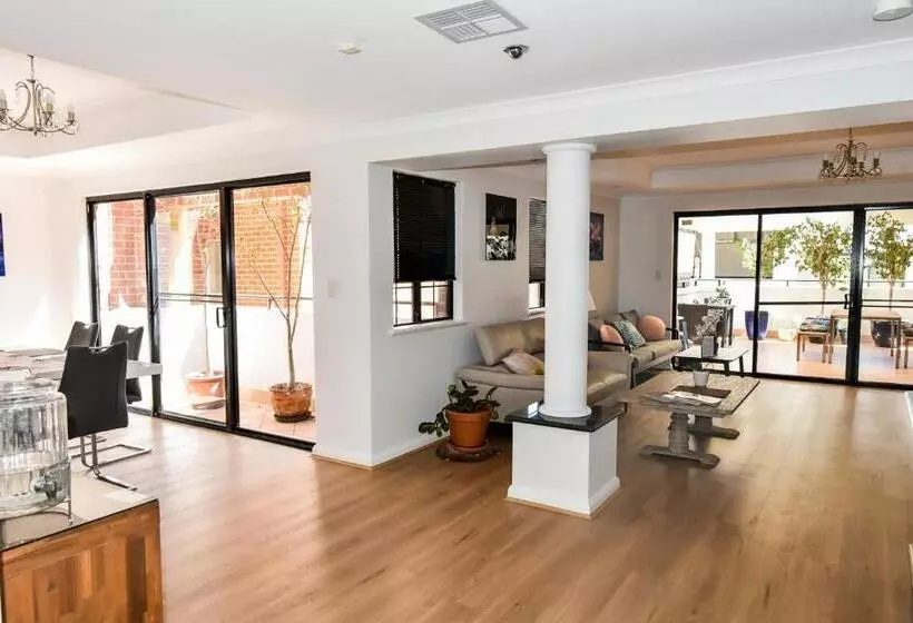 Luxe On Kensington