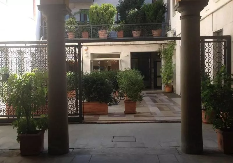 Fotos del hotel La Castellana Loft:  8