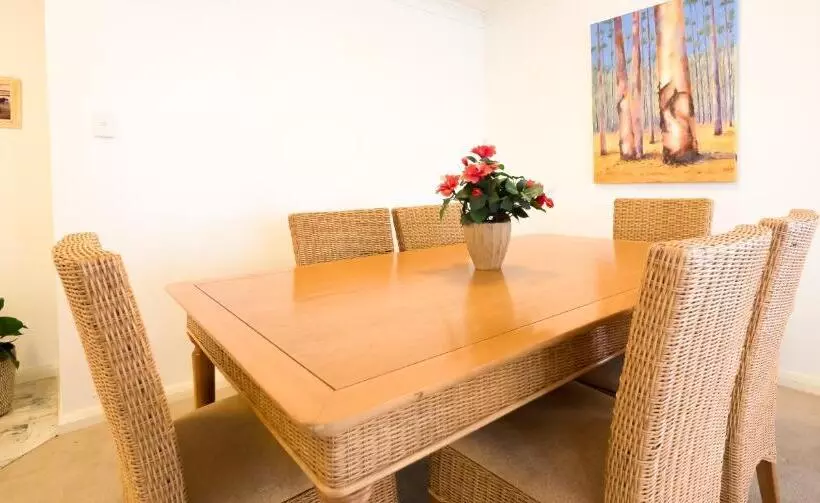 Fotos del hotel Victoria Square Apartments:  5