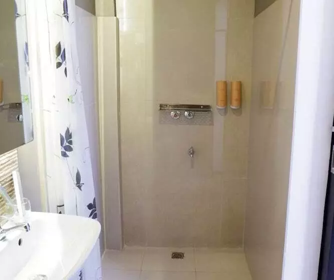 Fotos del hotel Jony S Boutique:  18