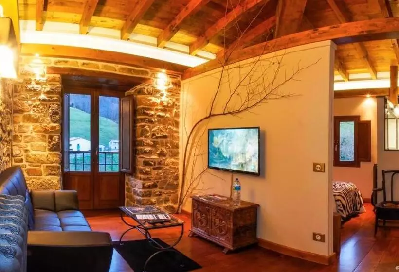 Fotos del hotel Casona De El Castañíu:  21