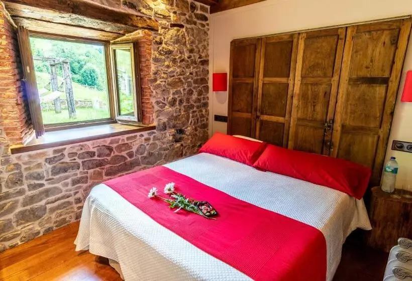 Casona De El Castañíu Casona De El Castañíu