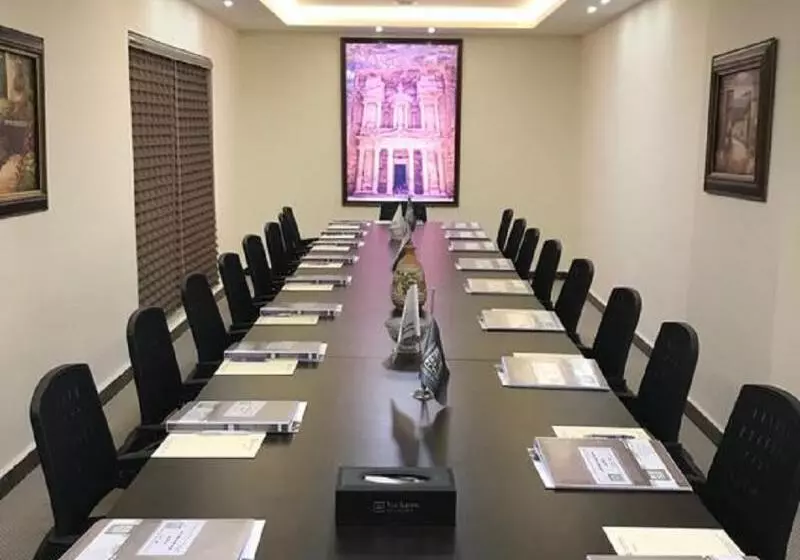 Fotos del hotel Tilal Almadina  & Suites:  5