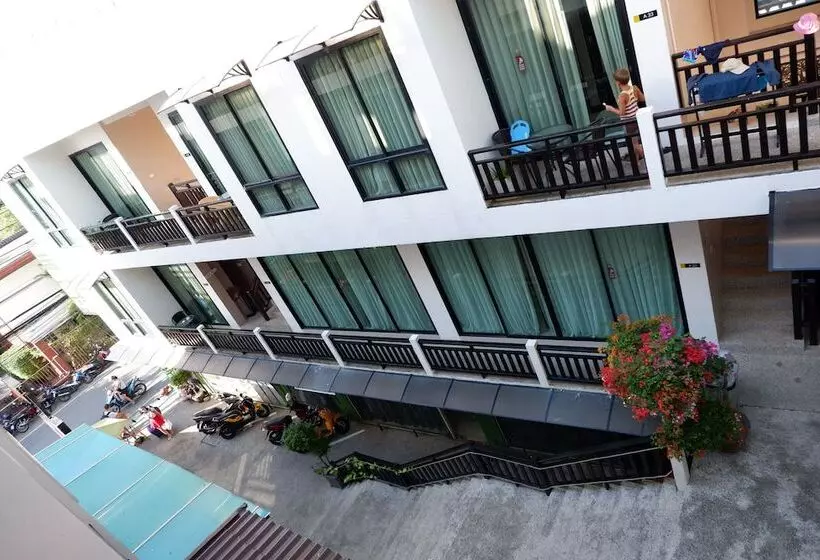 Fotos del hotel Kata Beachwalk  And Bungalows:  7