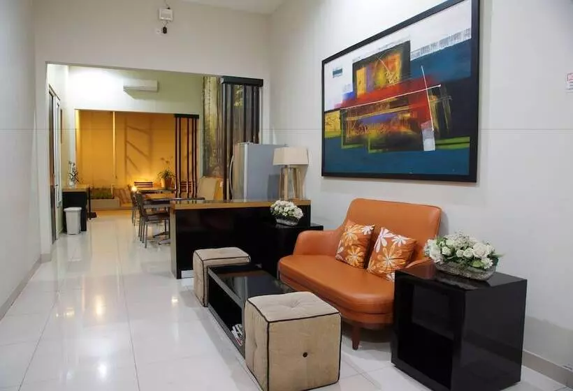 Fotos del hotel Reddoorz Near Plaza Marina:  18