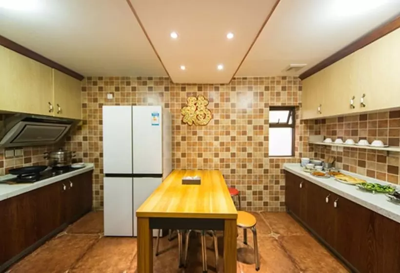 Fotos del hotel He Mu Ju Inn Zhongyi Branch:  2