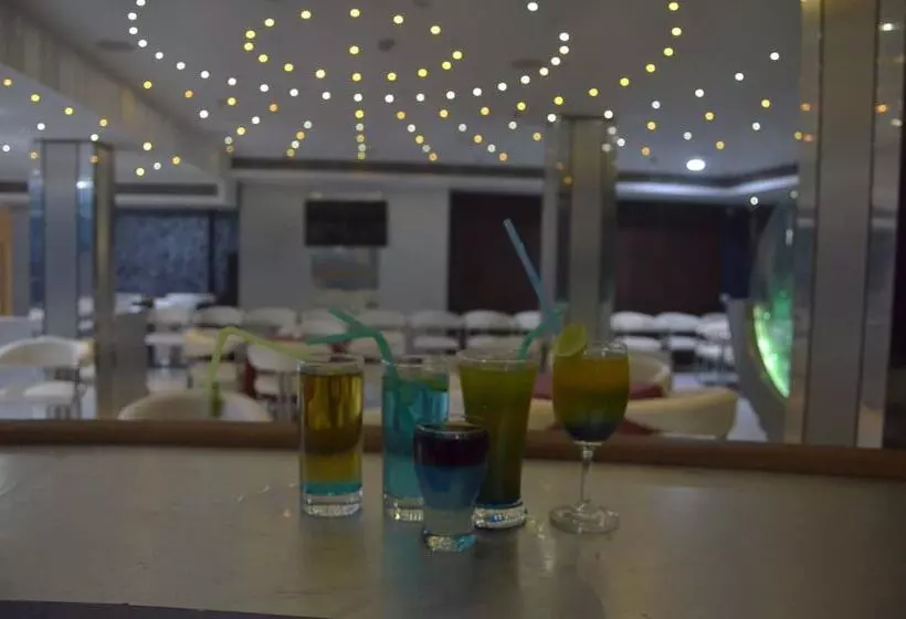 Fotos del hotel Airport City:  14
