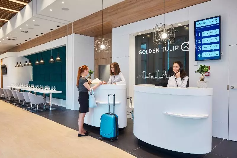 Fotos del hotel Golden Tulip Warsaw Airport:  11