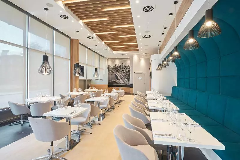 Fotos del hotel Golden Tulip Warsaw Airport:  5