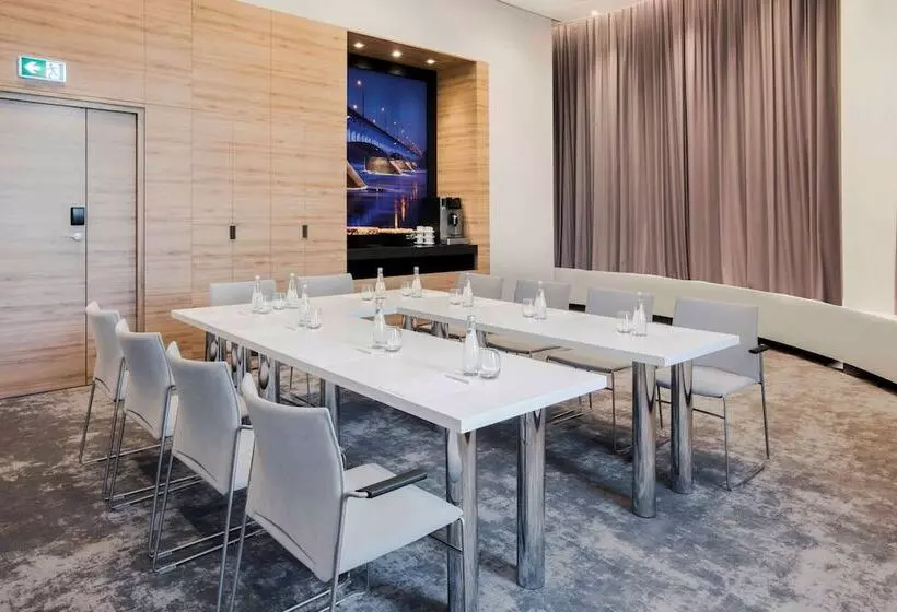 Fotos del hotel Golden Tulip Warsaw Airport:  15