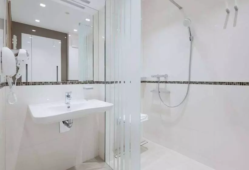 Fotos del hotel Golden Tulip Warsaw Airport:  16