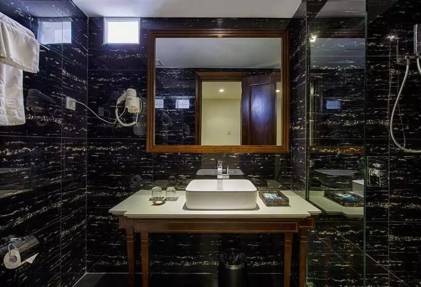Fotos del hotel Adaline  And Suite:  9