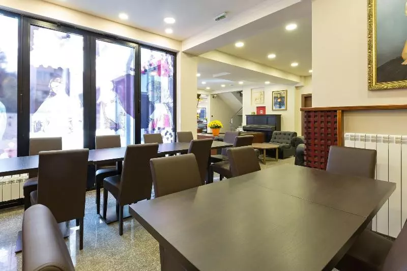 Fotos del hotel Sterling Garni:  10