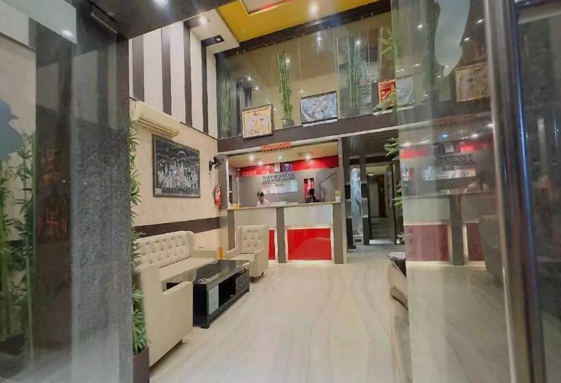 Fotos del hotel Jypore Saffron Inn & Suites:  2
