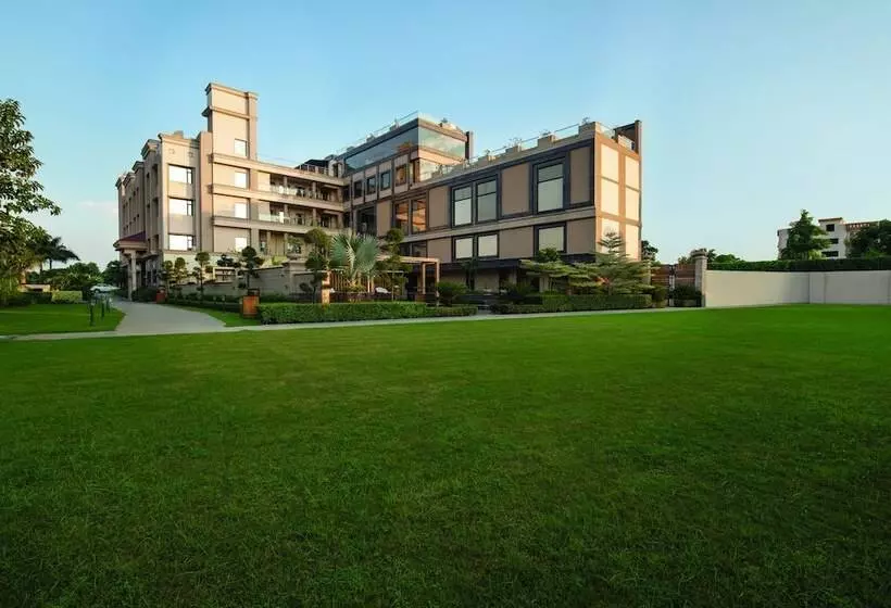 Fotos del hotel Ramada By Wyndham Varanasi Katesar:  9