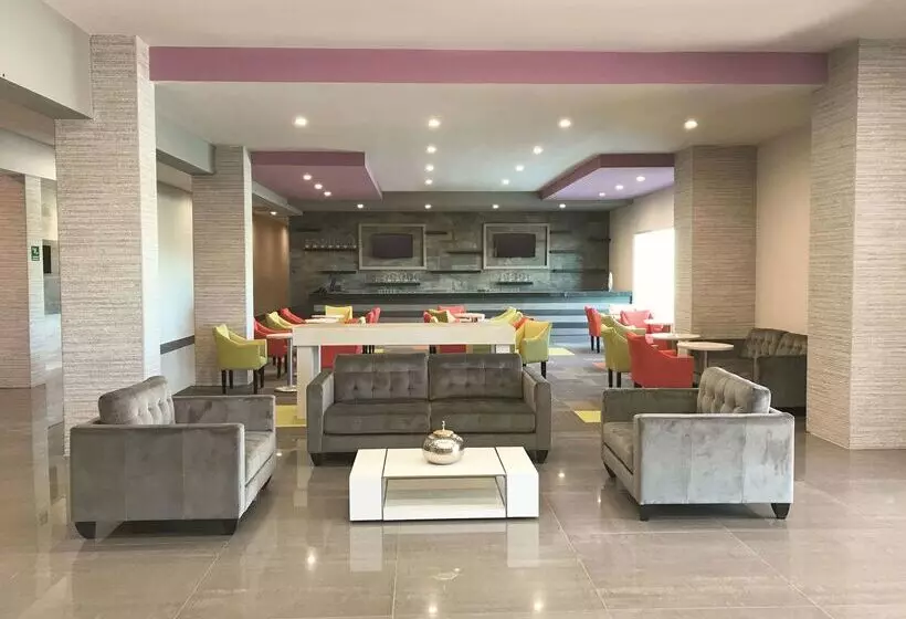 Fotos del hotel La Quinta By Wyndham Monterrey Aeropuerto:  3