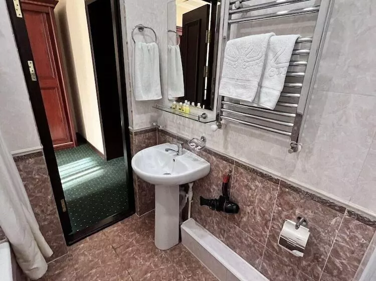 Fotos del hotel Grand Nur:  8