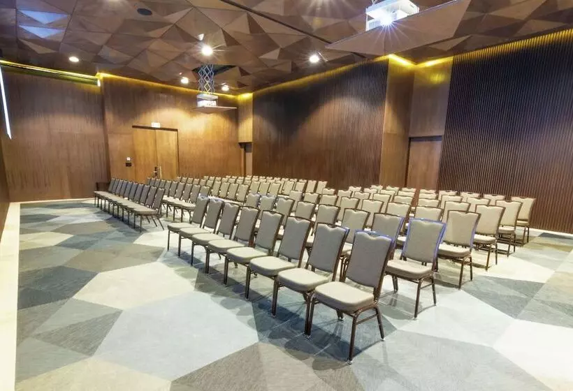 Fotos del hotel The Fives Downtown Hotel & Residences, Curio Collection by Hilton:  23