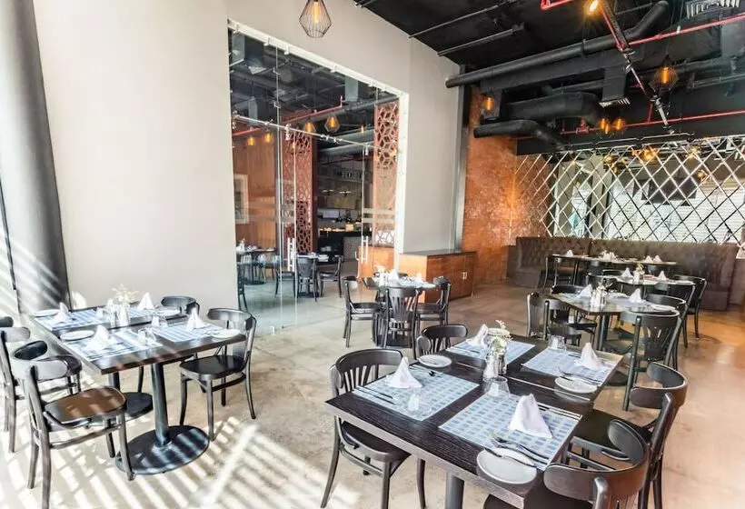 Fotos del hotel The Fives Downtown Hotel & Residences, Curio Collection by Hilton:  41