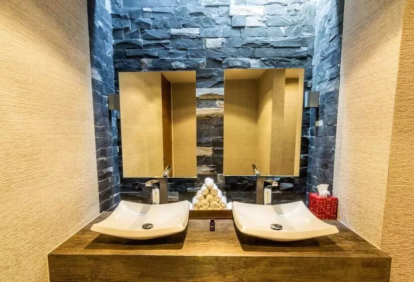 Fotos del hotel The Fives Downtown Hotel & Residences, Curio Collection by Hilton:  13