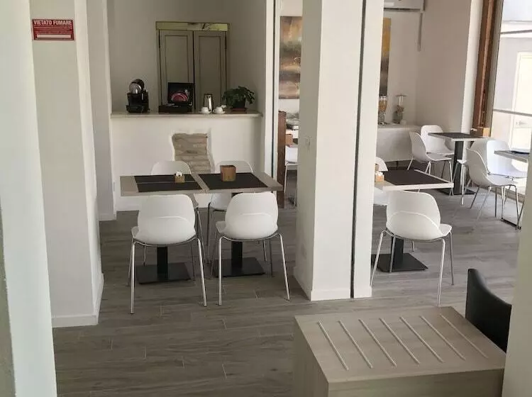 Fotos del hotel Academy:  17