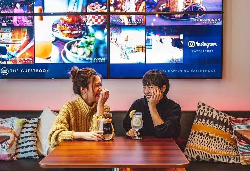 Fotos del hotel Moxy Osaka Honmachi By Marriott:  10