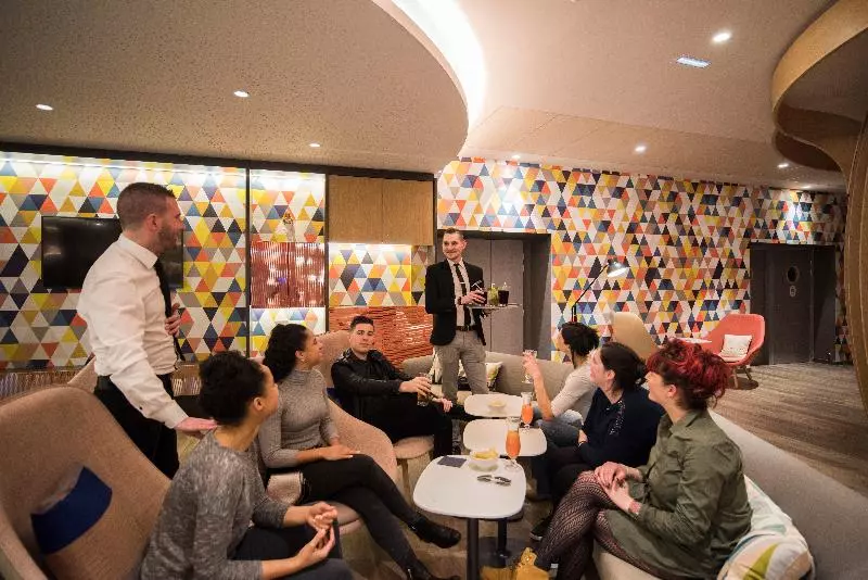 Fotos del hotel Holiday Inn Express Paris  Cdg Airport:  8
