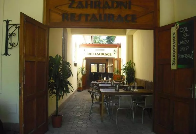 Nová Hospoda   & Restaurant