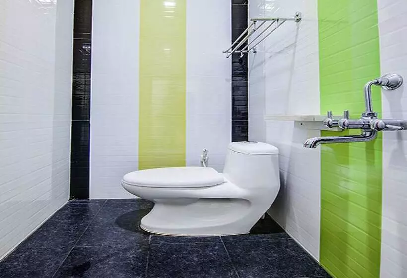 Fotos del hotel Oyo 10743 Silver Villa Guest House:  6